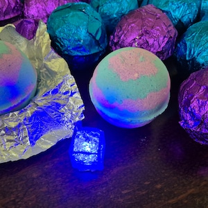 Flashing Light Large Bath Bomb | Sensory Toy | Bath Bomb for Kids | Fun Bubble Bath | Birthday Gift | Montessori Toy