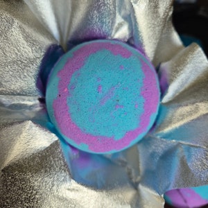 Flashing Light Bath Bomb Sensory Toys Vegan Bath Bomb Perfect Gift for Kids image 5