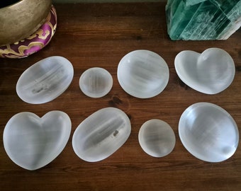 Tigela de selenita natural – perfeita para carregar, limpar e meditar