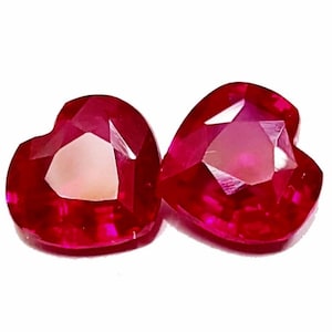 Mozak 18 Ct rubis naturel Birmanie pigeon rubis rouge sang taille coeur rubis certifié Paire de pierres précieuses pour bagues et colliers / pierre rubis brute cristal