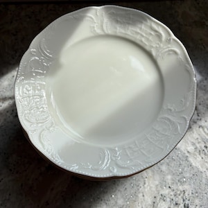 Rosenthal Sanssouci Ivory Gold Trim Bread Plates (Set of 16) – Embossed Porcelain Dinnerware