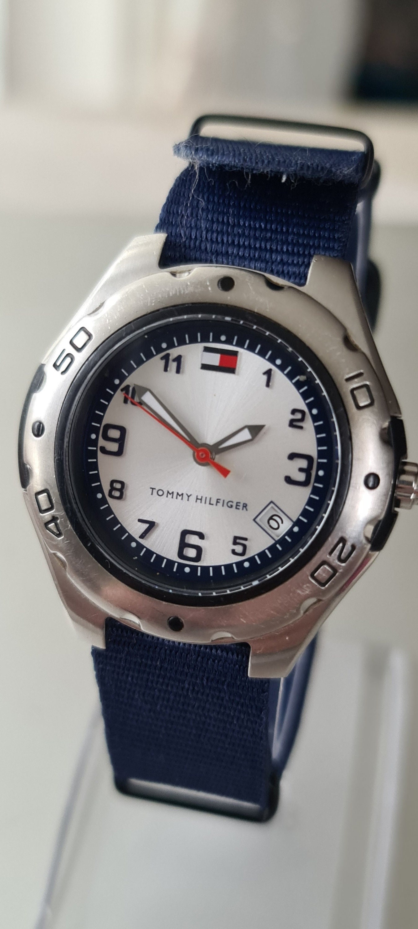 Reloj de pulsera de cuarzo estilo buzo TOMMY HILFIGER de acero inoxidable vintage para hombre con fecha