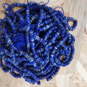 Perles heishi de Lapis Lazuli en brin image 4