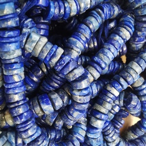 Perles heishi de Lapis Lazuli en brin Moucheté