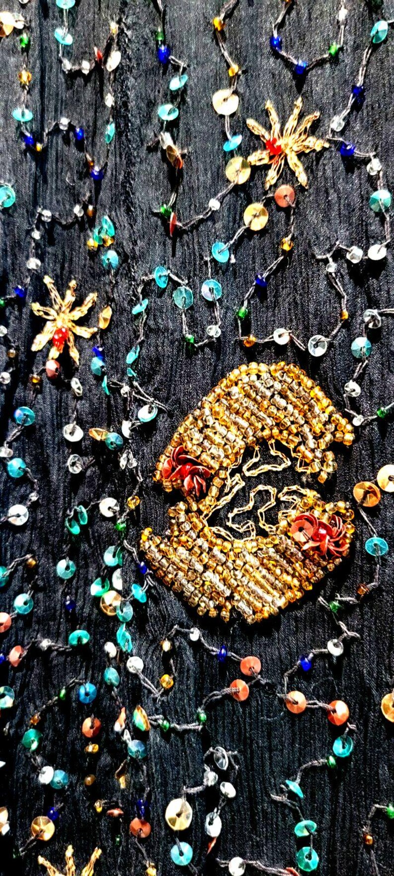 Sukienka z jedwabiu Free People z lat 90. VTG z koralikami i gwiazdami w gwiazdozbiorze zodiaku | Bogato zdobiona koralikami w kolorze czarnym i złotym zdjęcie 13