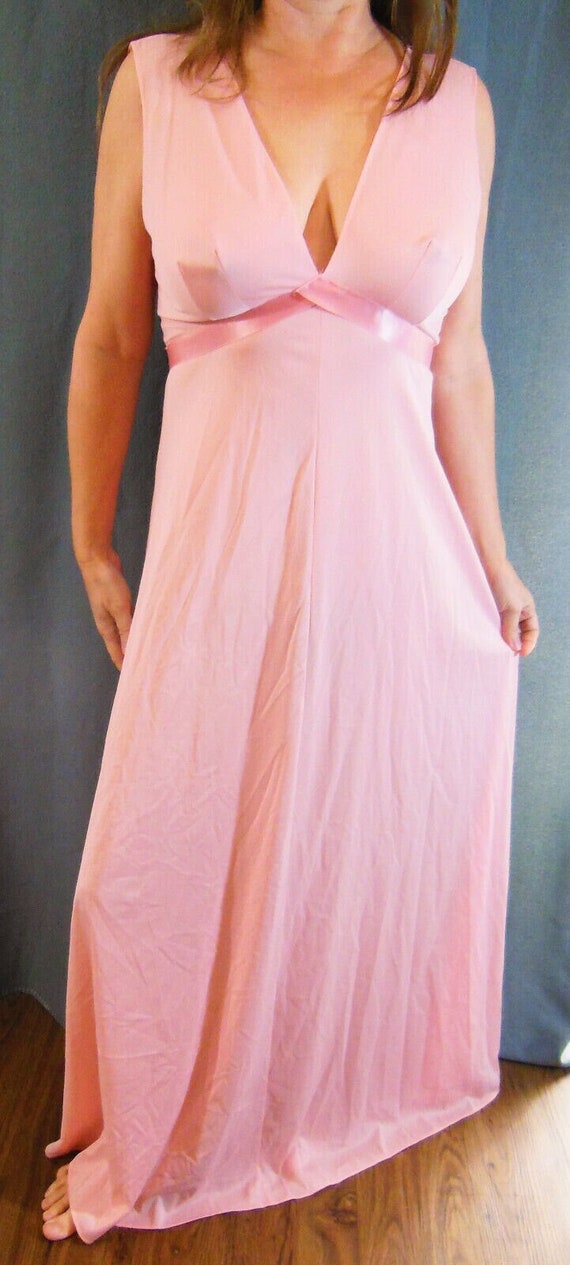 Gorgeous! 1960S Vanity Fair Glamorous Pink Long Ni