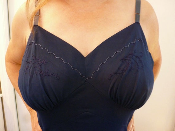 1950S Val Mode Vintage Navy Blue Embroidered Slip… - image 2