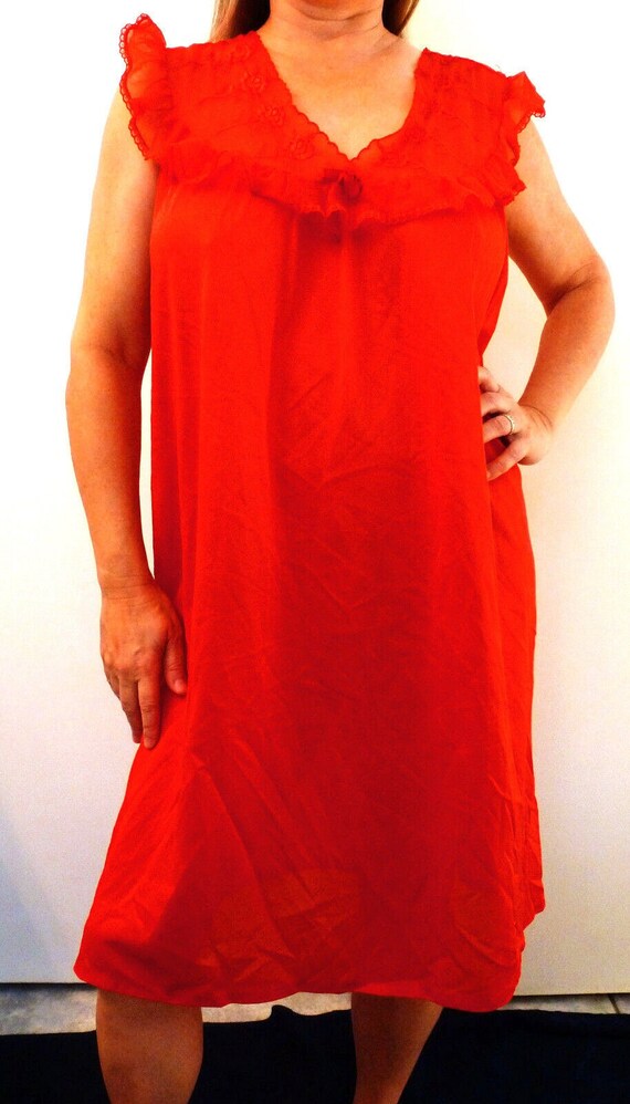 Gorgeous 1960S Glamorous Red Embroidered Yoke Nigh