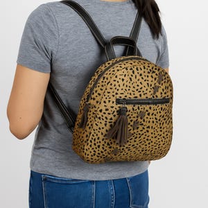 Hair-On Lederrucksack für Frauen | Handgemachter Reise-Rucksack | Einzigartiges Geschenk für Sie