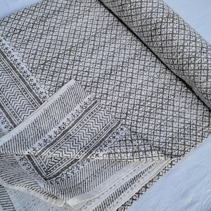 Gray Floral Handblock Printed Quilt Handmade kantha Quilt Indian Kantha Quilt Indian Print Indian Light Weight Bedding Quilt 037