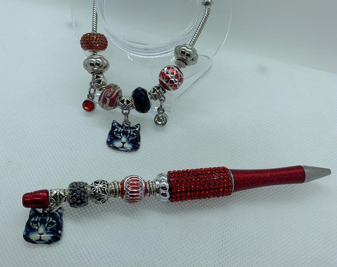 Red Bling Cat Charm Bracelet and Pen Set – Beaded Jewelry & Writing Gift for Cat Lovers – Feline Charm Accessories – Handmade Gift Idea