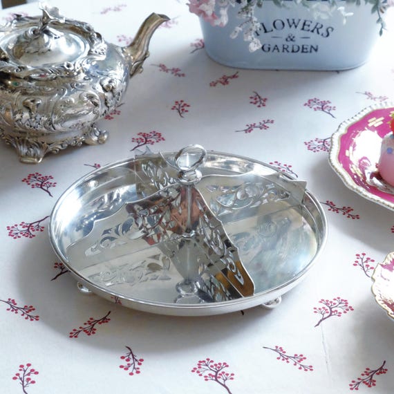 アンティークのマッピン＆ウェッブ製シルバープレートケーキスタンド