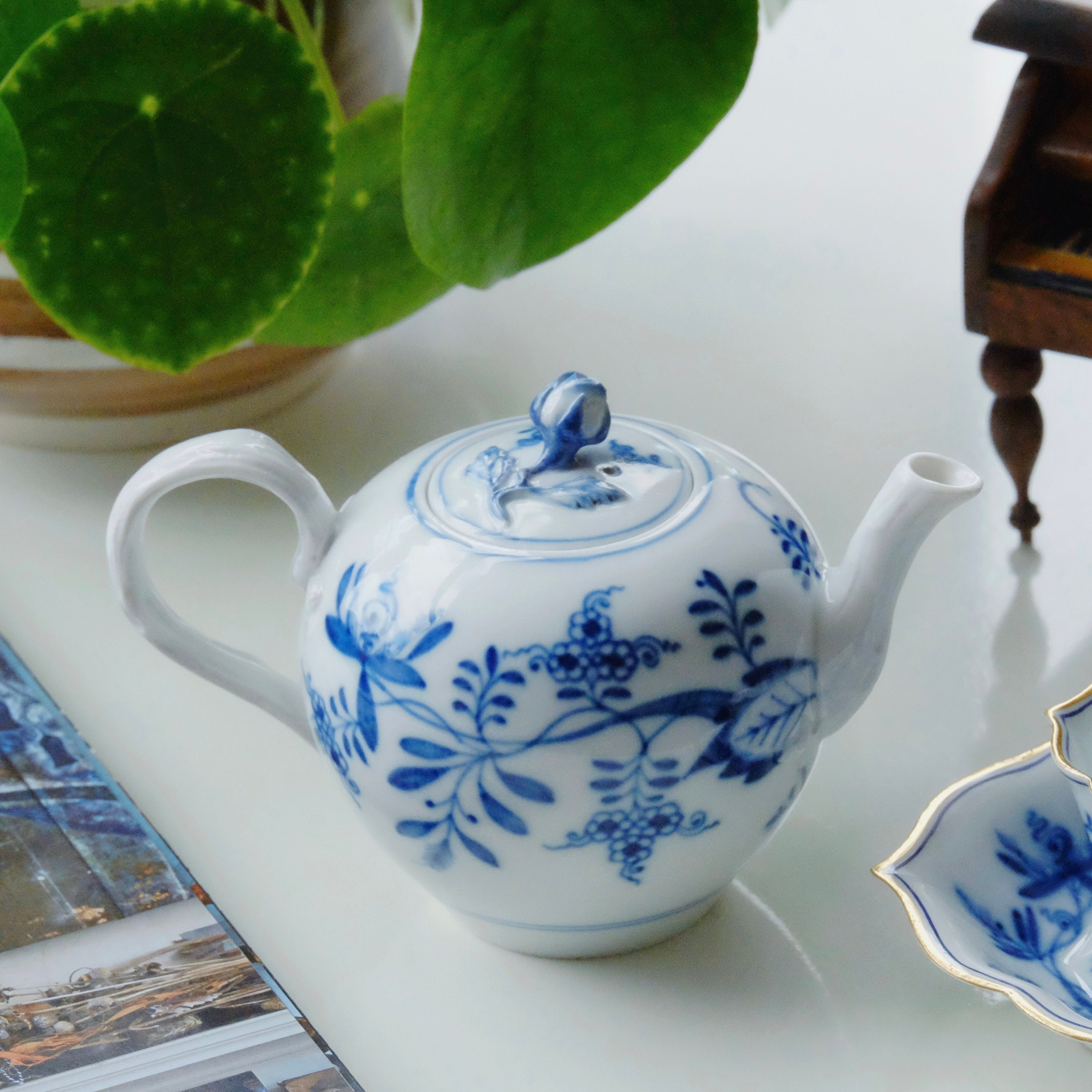 Antique Meissen Blue Onion Pattern Teapot for Two 450ml, With Rose