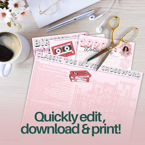 Puede incluir: Rompecabezas de crucigramas rosas con temas de pel&iacute;culas de los a&ntilde;os 90, con gr&aacute;ficos de cintas de cassette. Tijeras doradas, un bol&iacute;grafo y una taza de caf&eacute; est&aacute;n sobre la superficie de madera. El texto en la imagen dice "Quickly edit, download & print!"