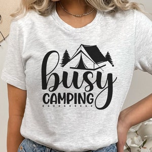 Camping Shirt Wandelen T-Shirt Avontuur Tshirt Camping Gift Camper Happy Camper Grappig Kamperen Kamperen Natuur Buiten Reizen Familie Camping Leven