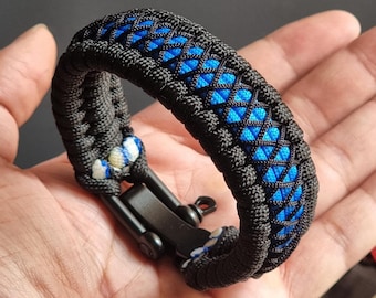 Personalized Stitched Paracord Bracelet – Adjustable Offroad Shackle