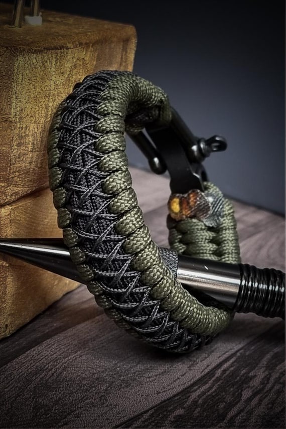 Handmade Stitched Paracord Bracelet – Adjustable Metal Shackle Buckle