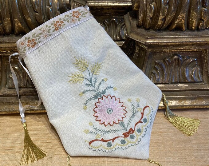 Regency Reticule in a Natural Linen, Stunning Embroidery Design in ...