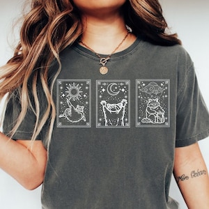 Carta de tarô guaxinim camisa feroz guaxinim presentes guaxinim lixo panda viver rápido comer lixo místico camiseta