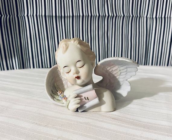 天使の置物 陶器製 Angel Whispers. 天使の置物 陶器製 Angel Whispers