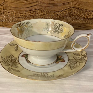 Vintage L.M. Royal Halsey sehr feine Lusterware China Teetasse und Untertasse Set