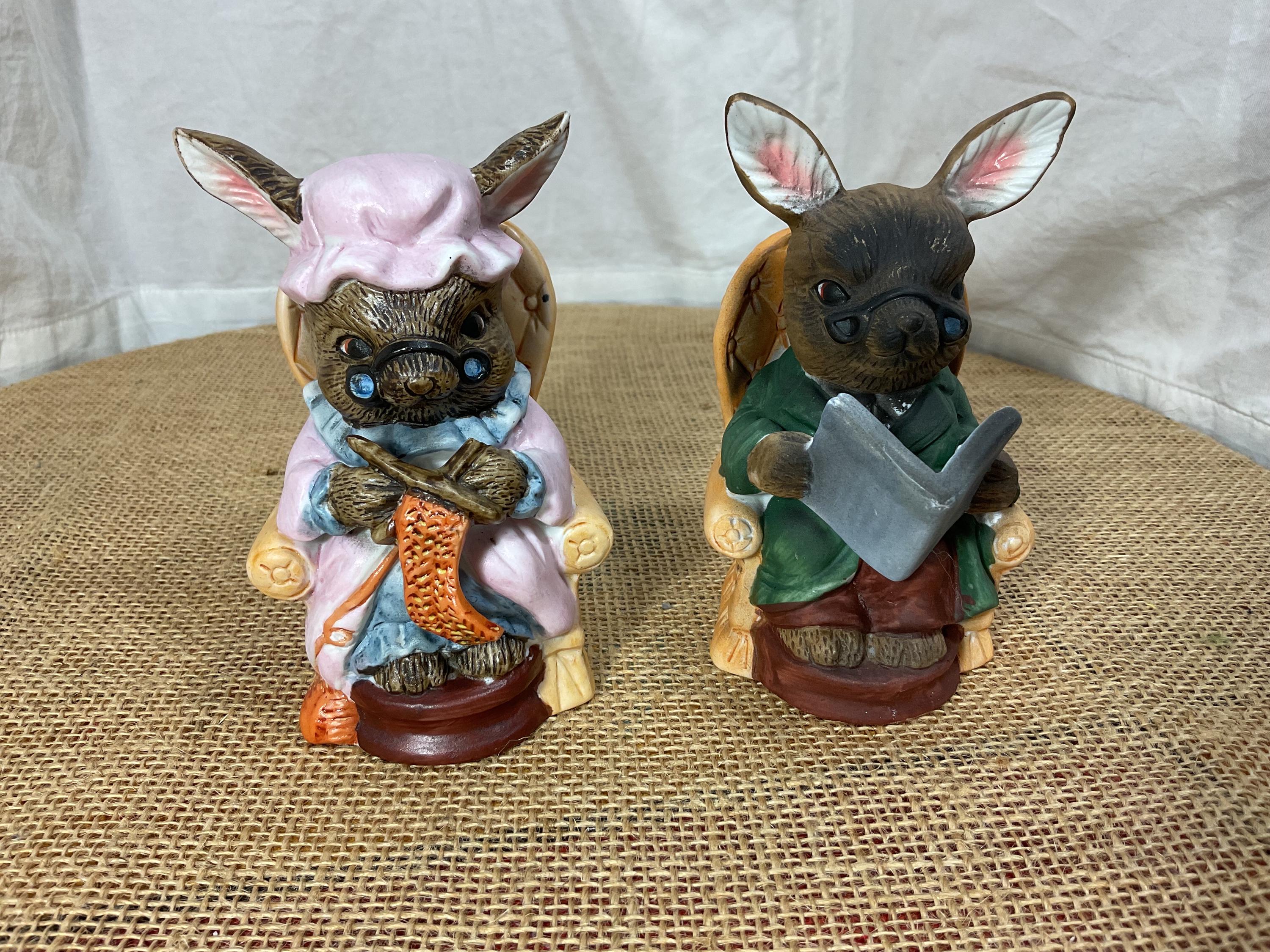 ヴィンテージ陶器のおばあちゃんとおじいちゃんのウサギの置物。台湾製