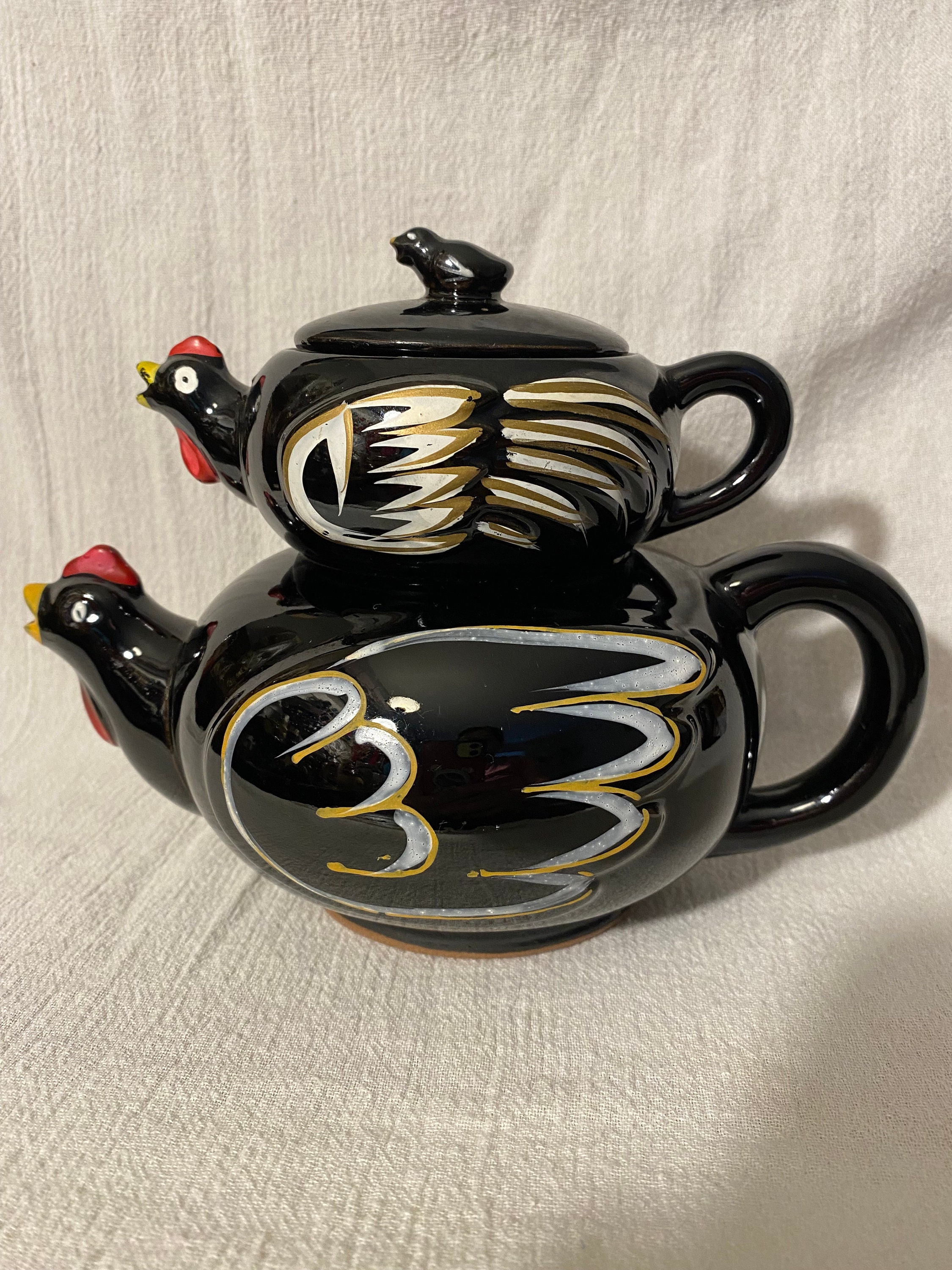 Vintage 1950's Black Hens Stackable Tea Set Teapot, Creamer Vintage 1950's Black Hens Stackable Tea Set Teapot, Creamer