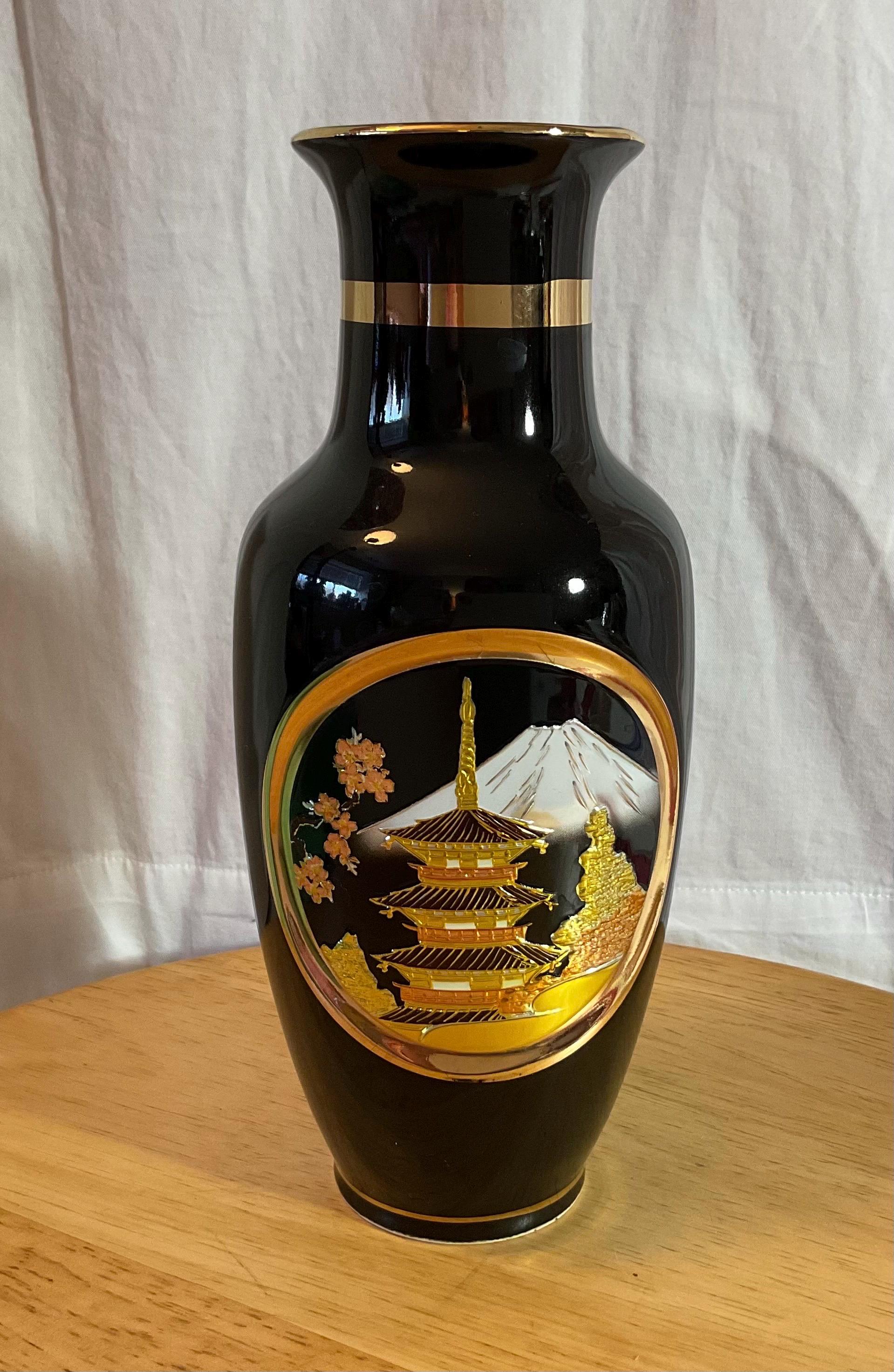 ヴィンテージ彫金花瓶 24K ゴールドインレイ。金と銀で金メッキ。日本