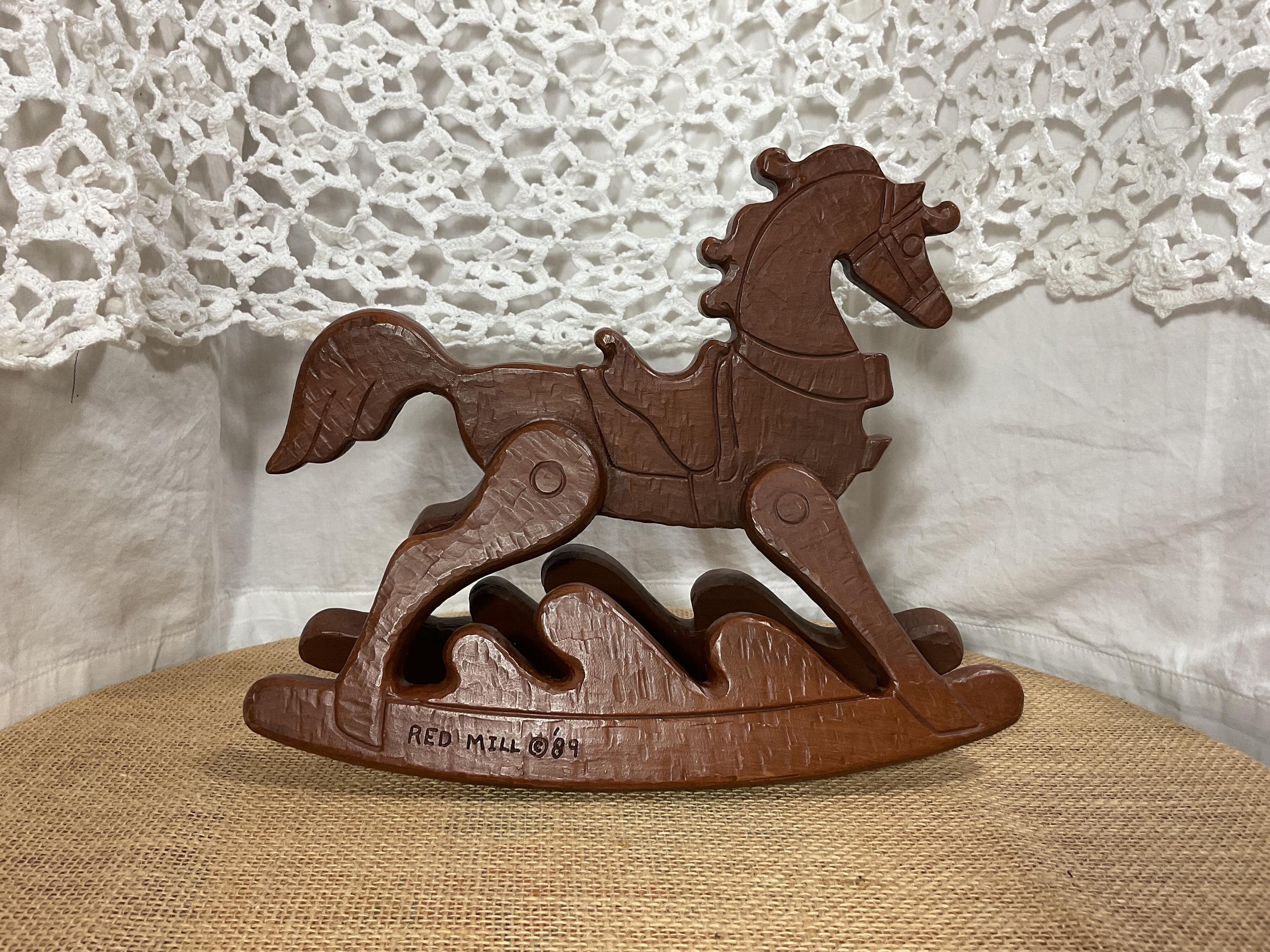 Rocking Horse  【馬の置物】 Vintage 1989 Red Mill Rocking Horse Figurine. Made From Crushed