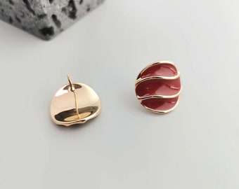 Red stud earrings made with gold and glaze, Vintage red earrings, Red gold earrings, Minimalist earrings, Statement earrings, Prom earrings