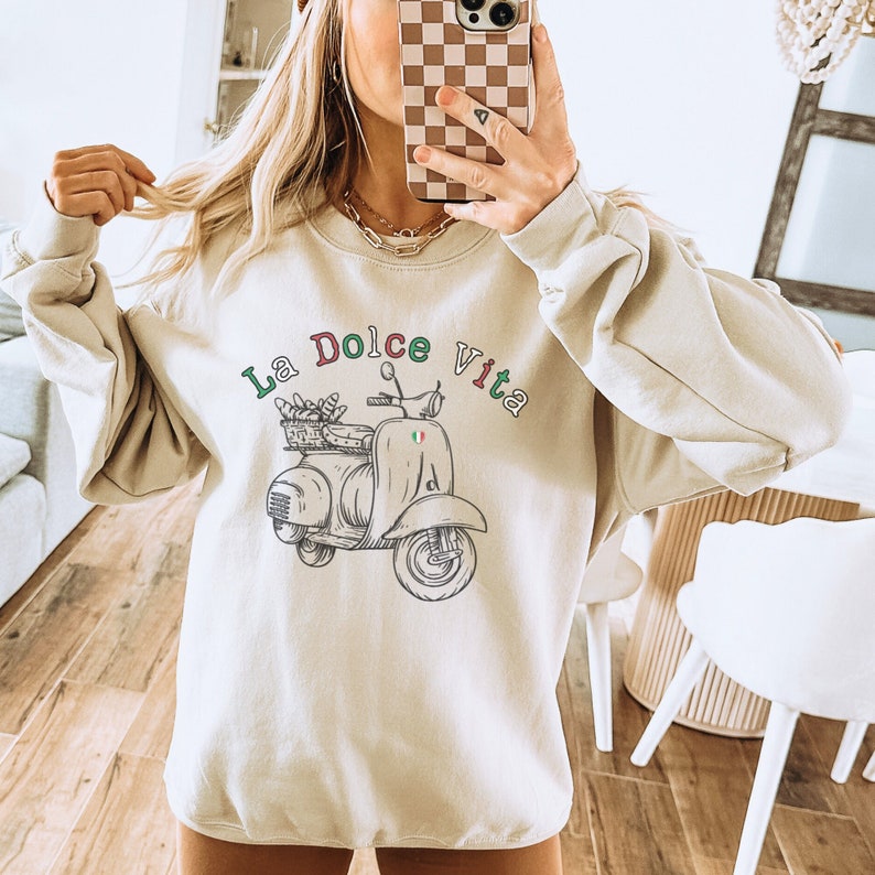 La Dolce Vita Shirt Italian Gift for Italy LoverItalian Saying Sweatshirt Italia Vacation Travel Gift Cute Italy Outfit Europe Souvenir image 2