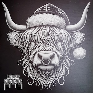Highland Cow PNG | Plik do grawerowania laserowego | Czapka Mikołaja PNG | Podkładki z łupka | Projekty CNC | Dekoracje świąteczne | Zapasy świąteczne | Zabawne | Łupek PNG | Sztuka
