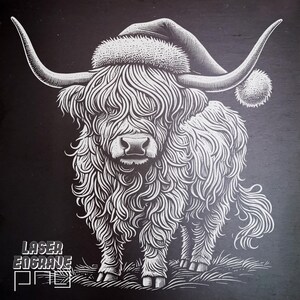 Highland Cow PNG | Plik do grawerowania laserowego | Czapka Mikołaja PNG | Podkładki z łupka | Projekty CNC | Dekoracje świąteczne | Zapasy świąteczne | Zabawne | Łupek PNG | Sztuka