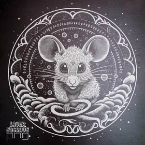 Fichier de gravure laser | Brûlure lumineuse - Glowforge | Dessous de verre ou set de table en ardoise | Petite souris PNG |