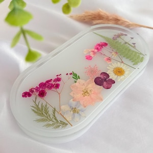 Handcrafted Resin Trinket Tray | Dried Flower Oval Tray