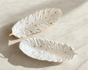 Handmade Concrete Feather Tray – Minimalist Jewelry Holder