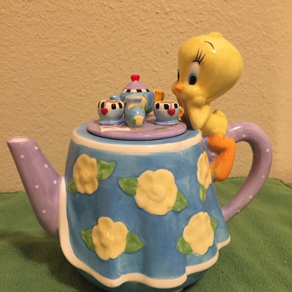 Tweety Pie Ceramic Teapot by Warner Brothers