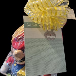 Super Mario Item Bundle in Gift Basket - unique gift for teen, tween, kid, boy, girl, Super Mario fan, gamer gift immagine 8