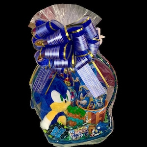 Paquete de artículos de Sonic en cesta de regalo: regalo de jugador único para adolescentes, preadolescentes, niños, niñas y niños - Set de regalo de Sonic the Hedgehog - Regalo de juego de Sonic imagen 1