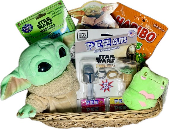 Star Wars Mandalorian Grogu Item Bundle in Gift Basket unique gift for  teen, tween, kid, boy, girl, Star Wars fan