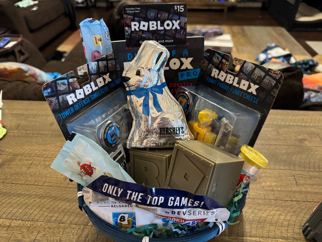 Roblox Item Bundle Pre Filled Easter Basket W/ Candy - Unique Gamer ...