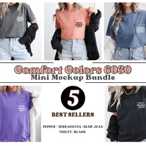 Könnte beinhalten: Ein Mockup-Bundle mit fünf Comfort Colors 6030 T-Shirts in verschiedenen Farben: Pfeffer, Terrakotta, Blue Jean, Violett und Schwarz. Jedes Shirt hat eine Tasche mit dem Text "Your Design Here". Das Bild enthält auch den Text "Best Sellers".