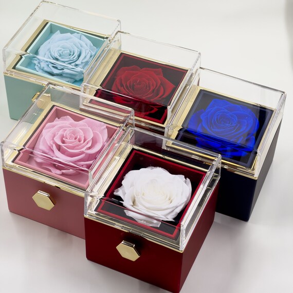 Rose box sale with necklace