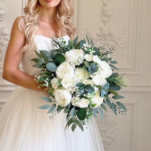 Bridal bouquet, White Wedding bouquet, White bridal bouquet, Wildflower bridal bouquet