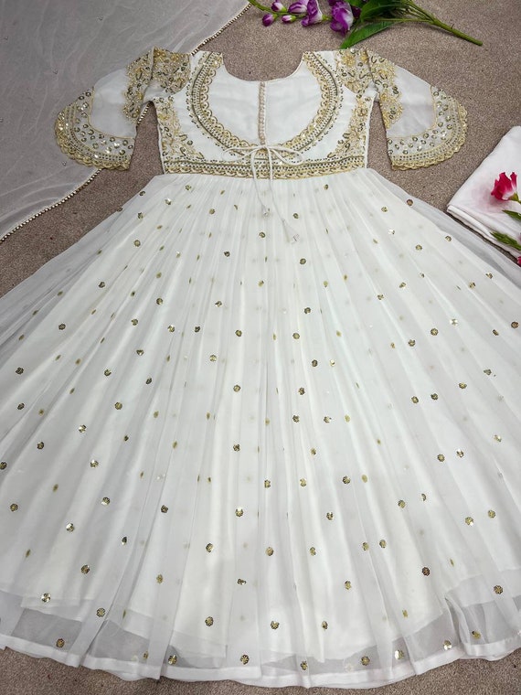 Plus Size Pure Muslin Printed Gown In White Colour