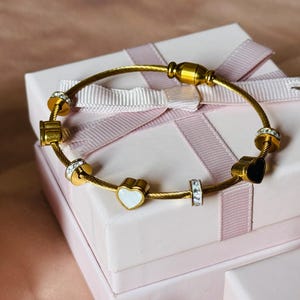 Heart Charm Bracelet, Diamond Jewelry, Minimalist Jewelry, Gold Charm Bracelet, Best friend Gift, Multi Heart Bracelet, Dainty Bracelet Gift