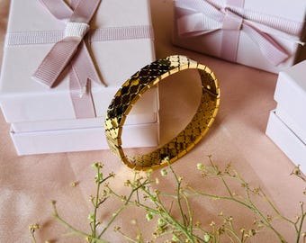 Bracelet doré en acier inoxydable : jonc ovale minimaliste (6 cm)