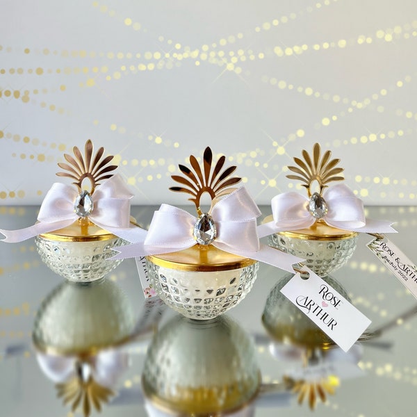 Eleganti bomboniere dorate per gli ospiti, bomboniere personalizzate con candele nuziali in grandi quantità, regali di ringraziamento per feste nuziali