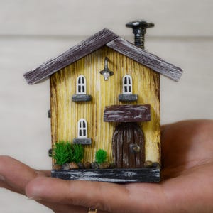 Handmade Rustic Wooden Cottage: Miniature Farmhouse Decor