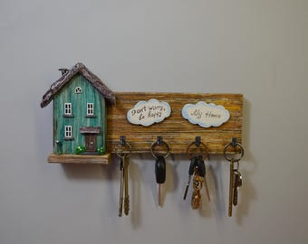 Rustikaler Holzschlüsselhalter mit Haken: Handgemachter personalisierter Bauernhaus-Entryway-Organisator